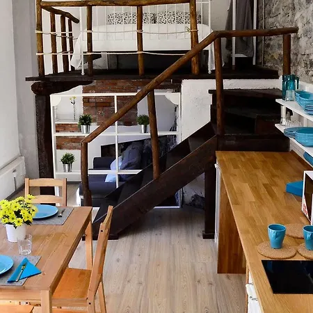 Altido Beautiful Apt For 3 With Picturesque Lake View *