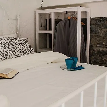 Altido Beautiful Apt For 3 With Picturesque Lake View Appartement *