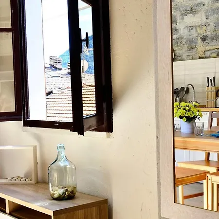 Altido Beautiful Apt For 3 With Picturesque Lake View *