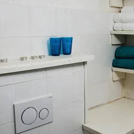 Altido Beautiful Apt For 3 With Picturesque Lake View *