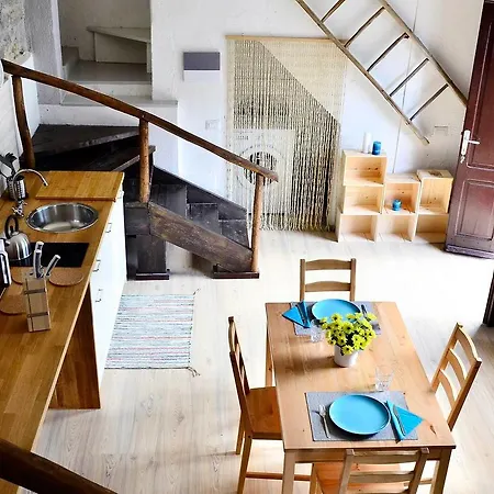 Altido Beautiful Apt For 3 With Picturesque Lake View Appartement *